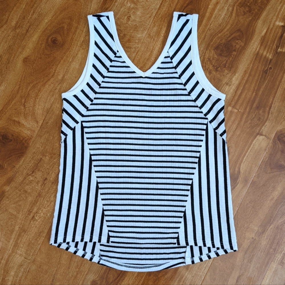 Doe & Rae Black White Striped Tank Top EUC